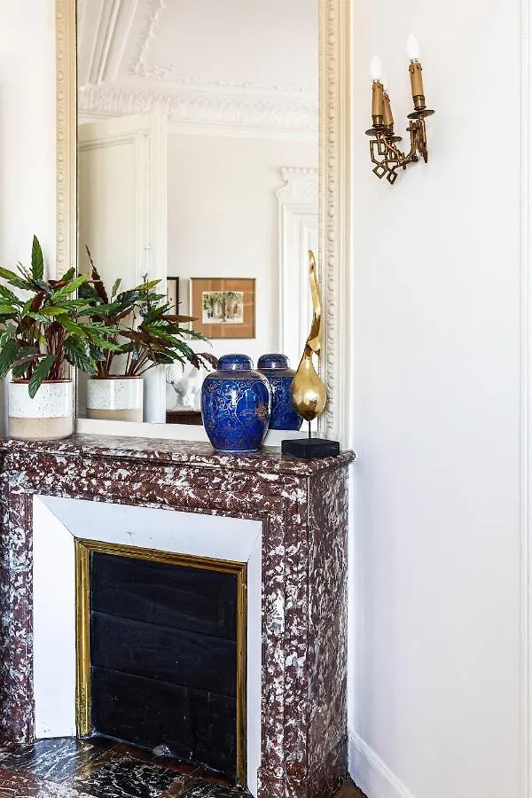 Veeve - Elegant Interiors In Bastille * Paris