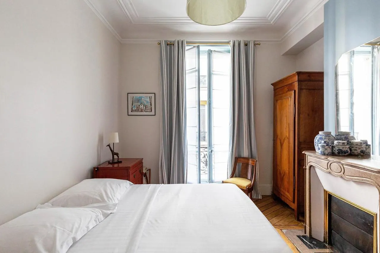 Veeve - Elegant Interiors In Bastille Paris