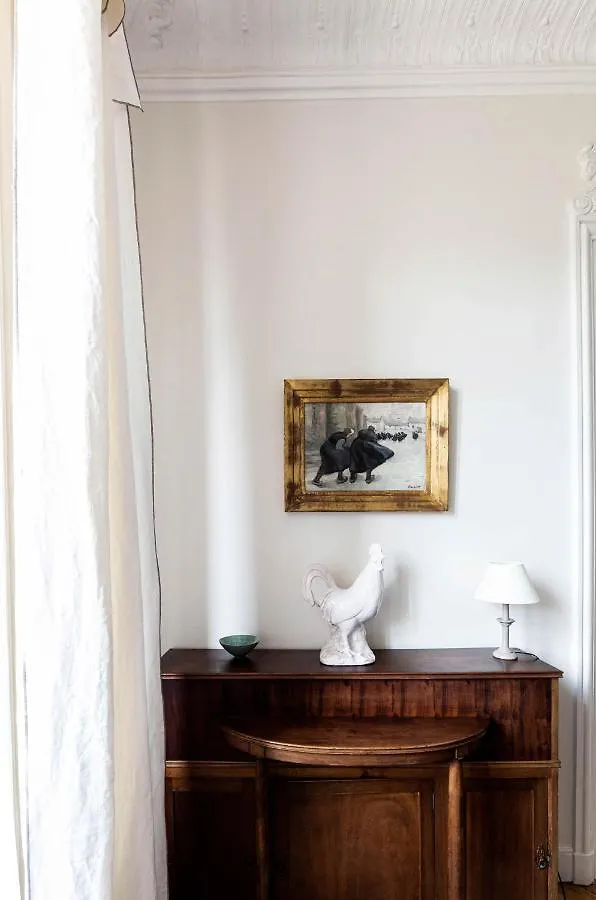 Veeve - Elegant Interiors In Bastille Paris